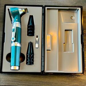 Green Otoscope Set with Attachments- Scian
